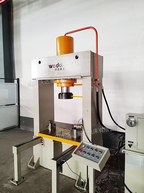 150噸龍門液壓機安裝完成