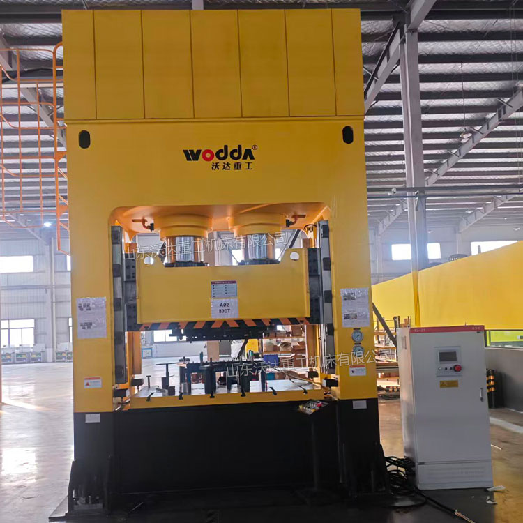 800噸自行車(chē)變速盤(pán)沖壓液壓機(jī)現(xiàn)場(chǎng)