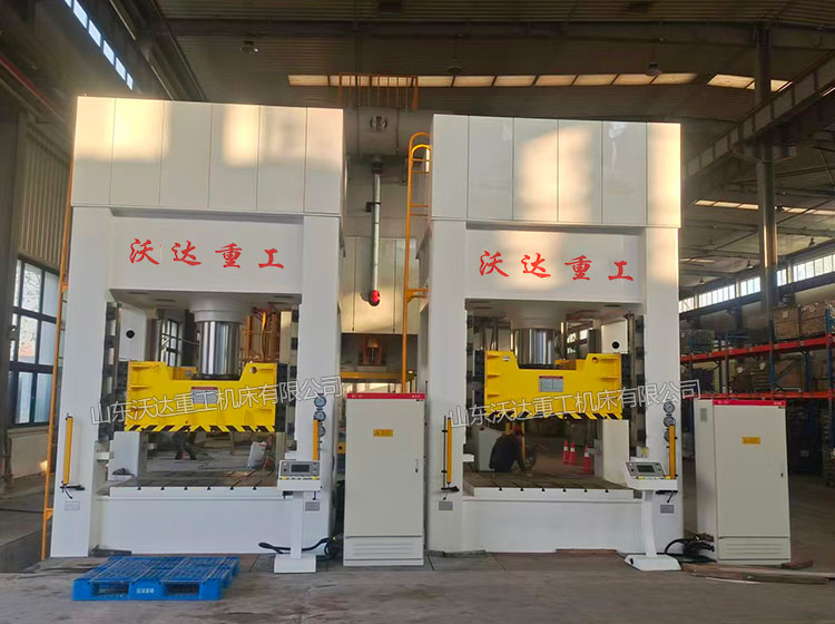 500噸框架式液壓機現(xiàn)場