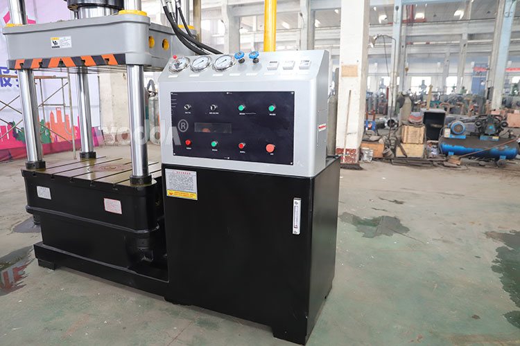 200噸四柱液壓機(jī)生產(chǎn)廠家 200噸四柱液壓機(jī)生產(chǎn)廠家